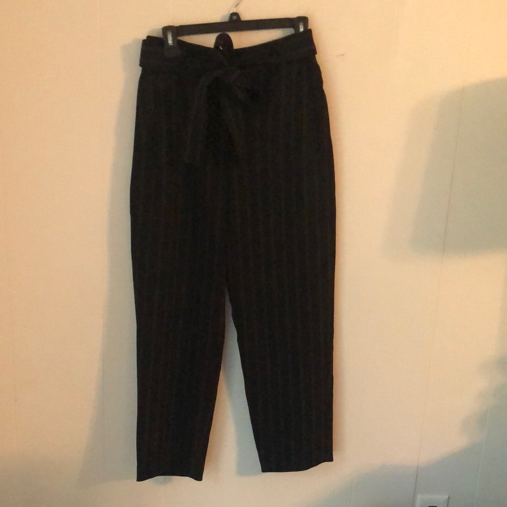 Aritzia Wilfred size 8 black trousers with gold pin stripes
